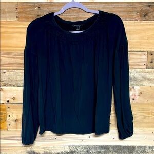 Banana Republic size Small Black Lightweight Soft Relaxed Fit Long Sleeve Blouse